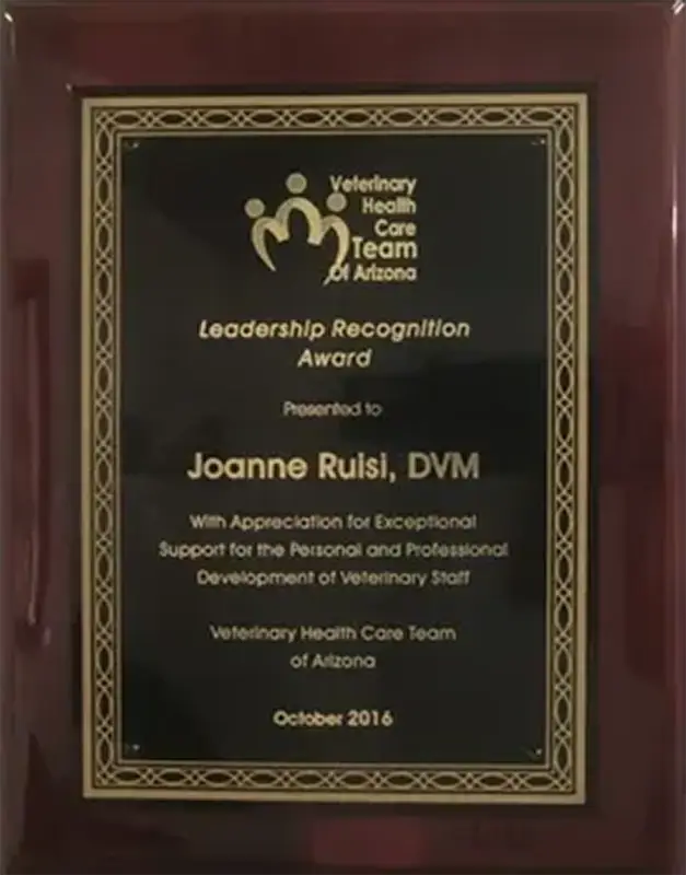 Veterinary Health Care Team of Arizona Leadership Recognition Award Presented to Joanne Ruisi, DVM
